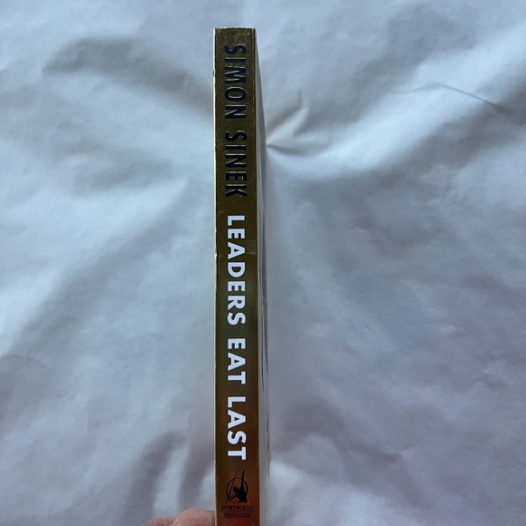 FINAL SALE: 5 books including Marley & Me and Damn you Autocorrect! - Picture 13 of 16